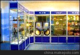 现代展柜设计 聚焦烟酒展示与品牌升级